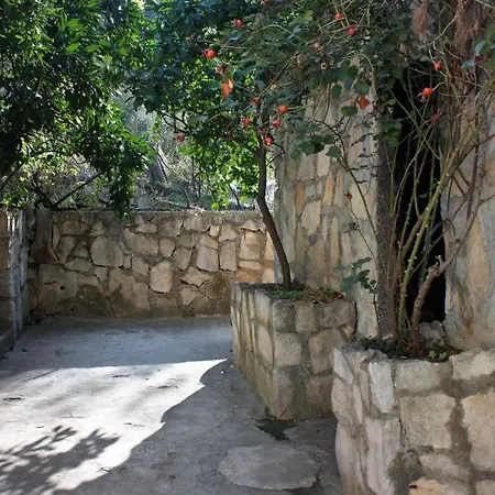 Apartment Seaside Secluded Cove Zavala - Gdinj, Hvar - 5717